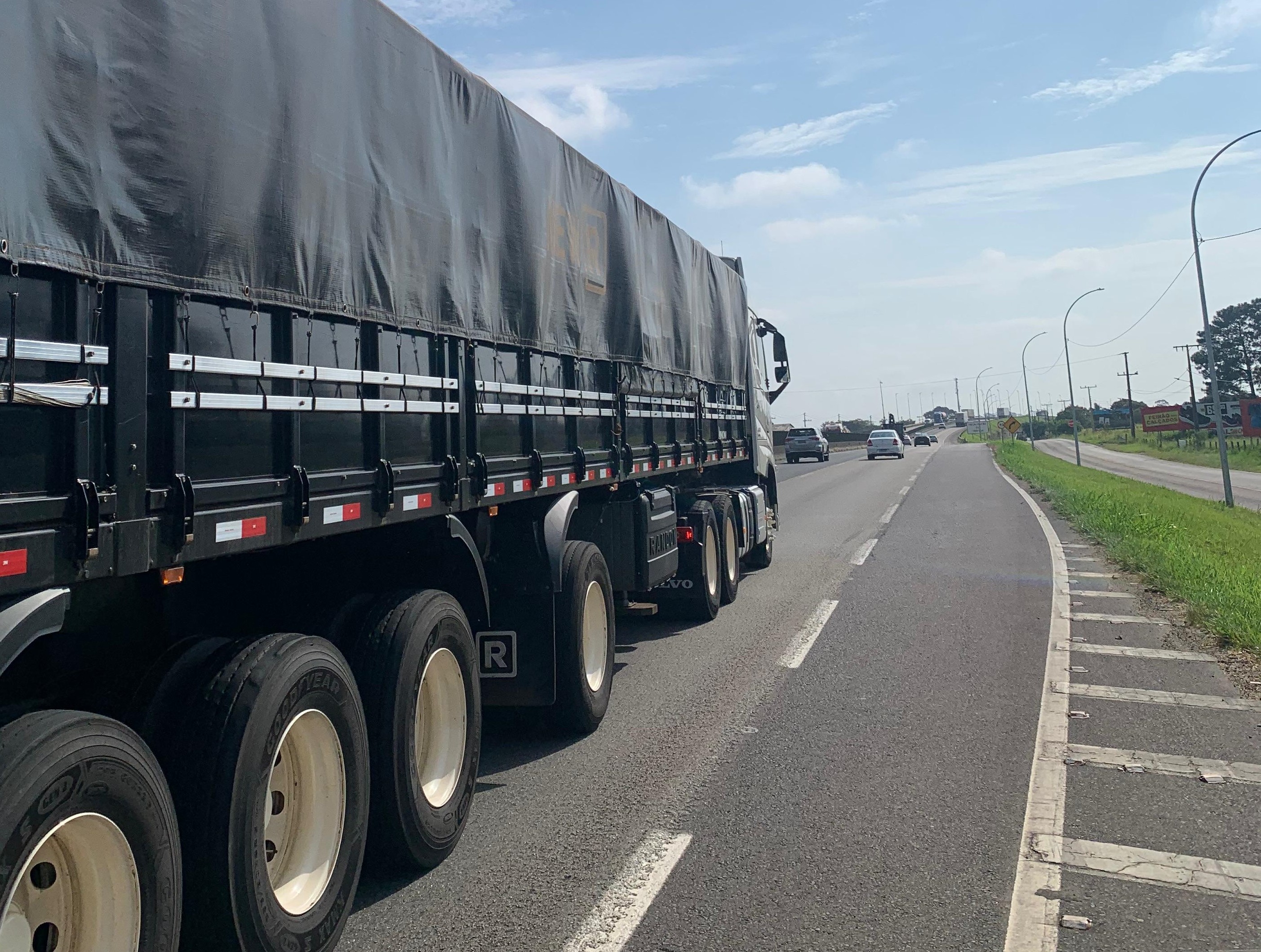 Polícia Rodoviária Federal monitora possível greve dos caminhoneiros 