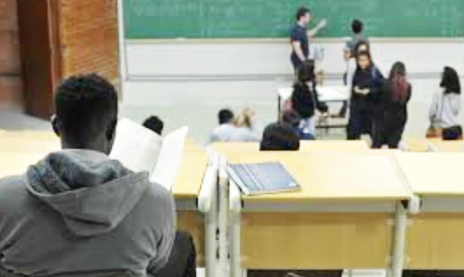 Governo de SC tem 48 e 72 horas para prestar esclarecimentos à Justiça e ao STF sobre lei que proíbe cotas