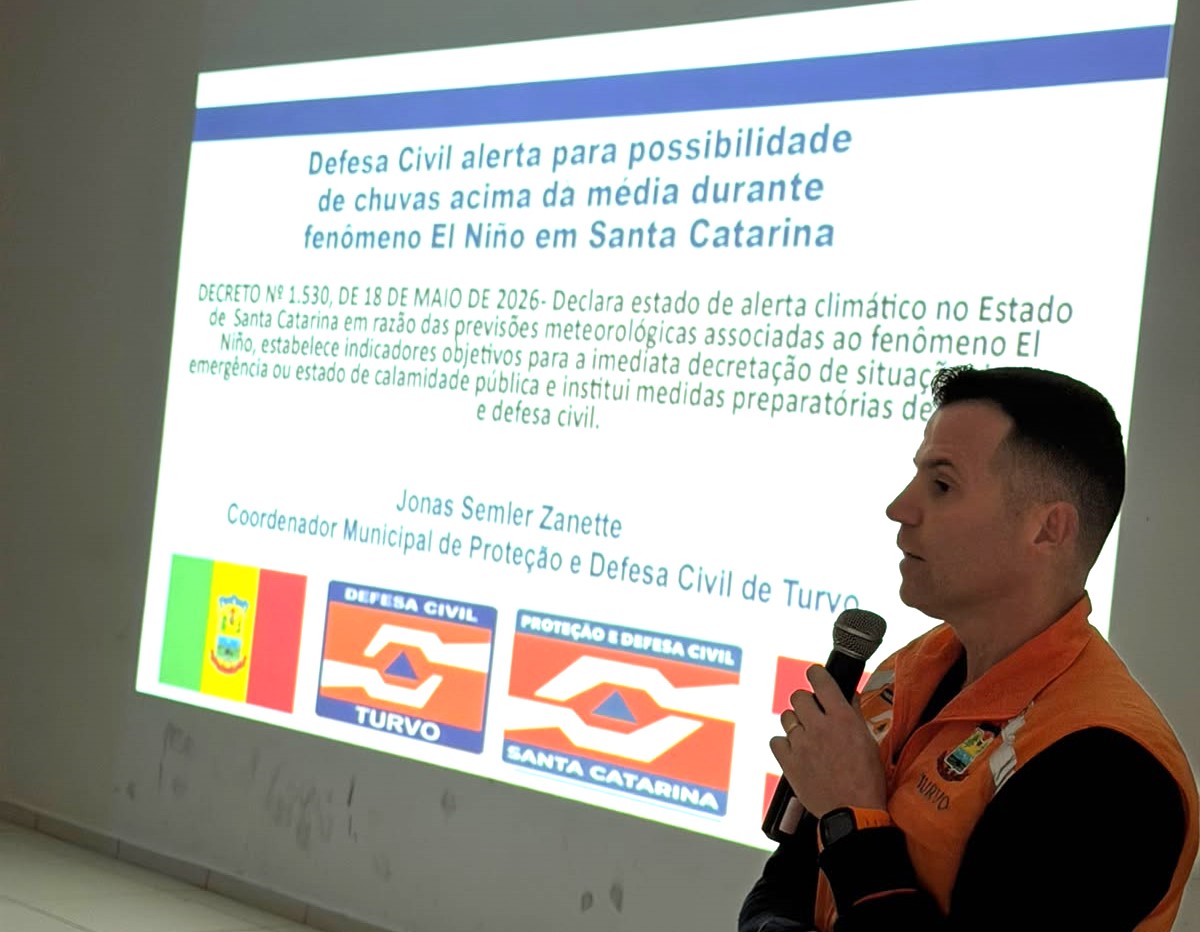 Defesa Civil de Turvo leva orientações sobre prevenção e segurança aos alunos
