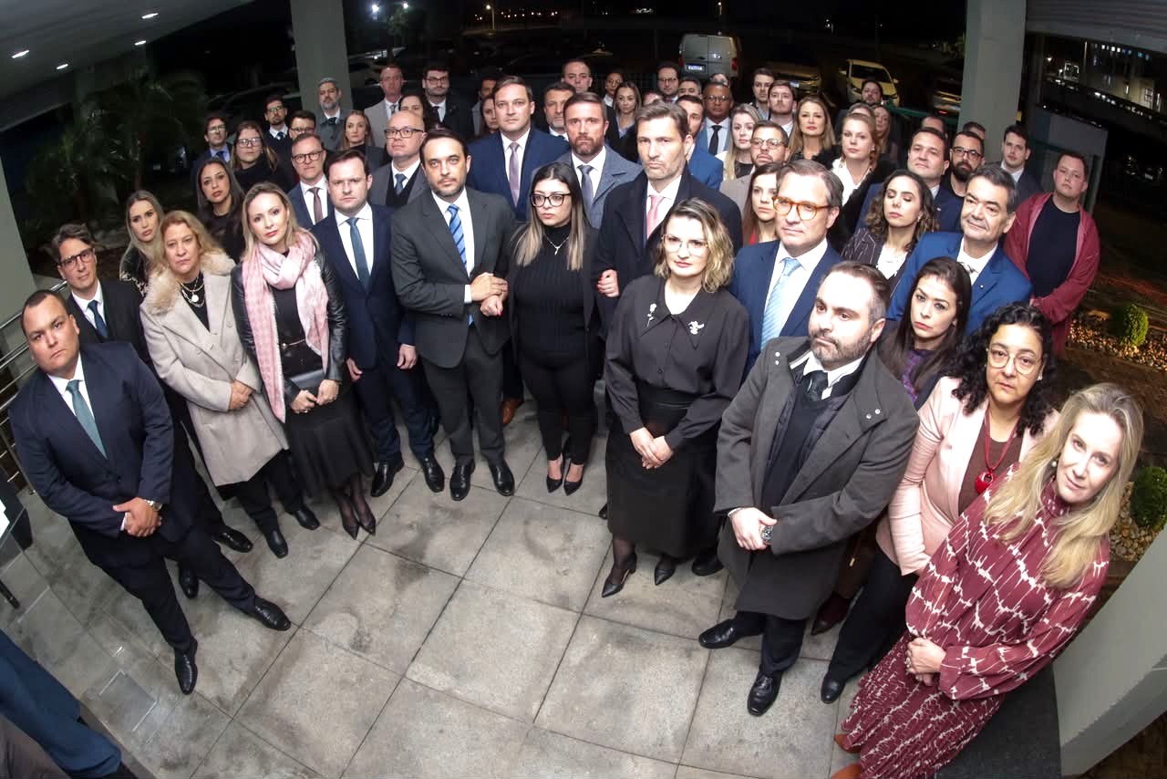 Ato de Desagravo Público mobiliza advogados de SC e do RS em favor de advogada agredida 